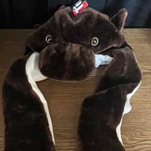 NWT kids moose hat‎ with hand pockets.